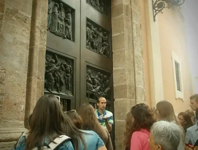 puerta-basílica-marcos-grupo